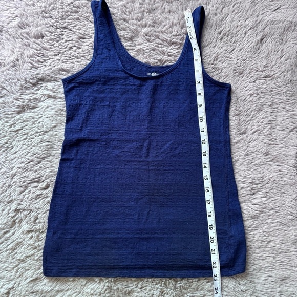 ⭐️⭐️⭐️Women’s Juniors SO perfect tank Navy blue size Medium - Picture 5 of 8